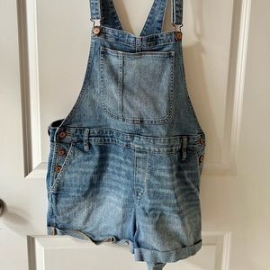 Women’s Old Navy overalls size Large